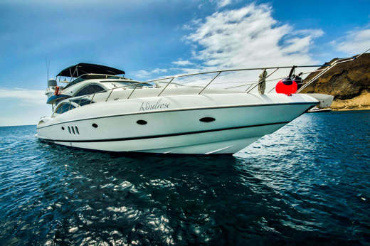The stylish and fast Windrose day cruiser 