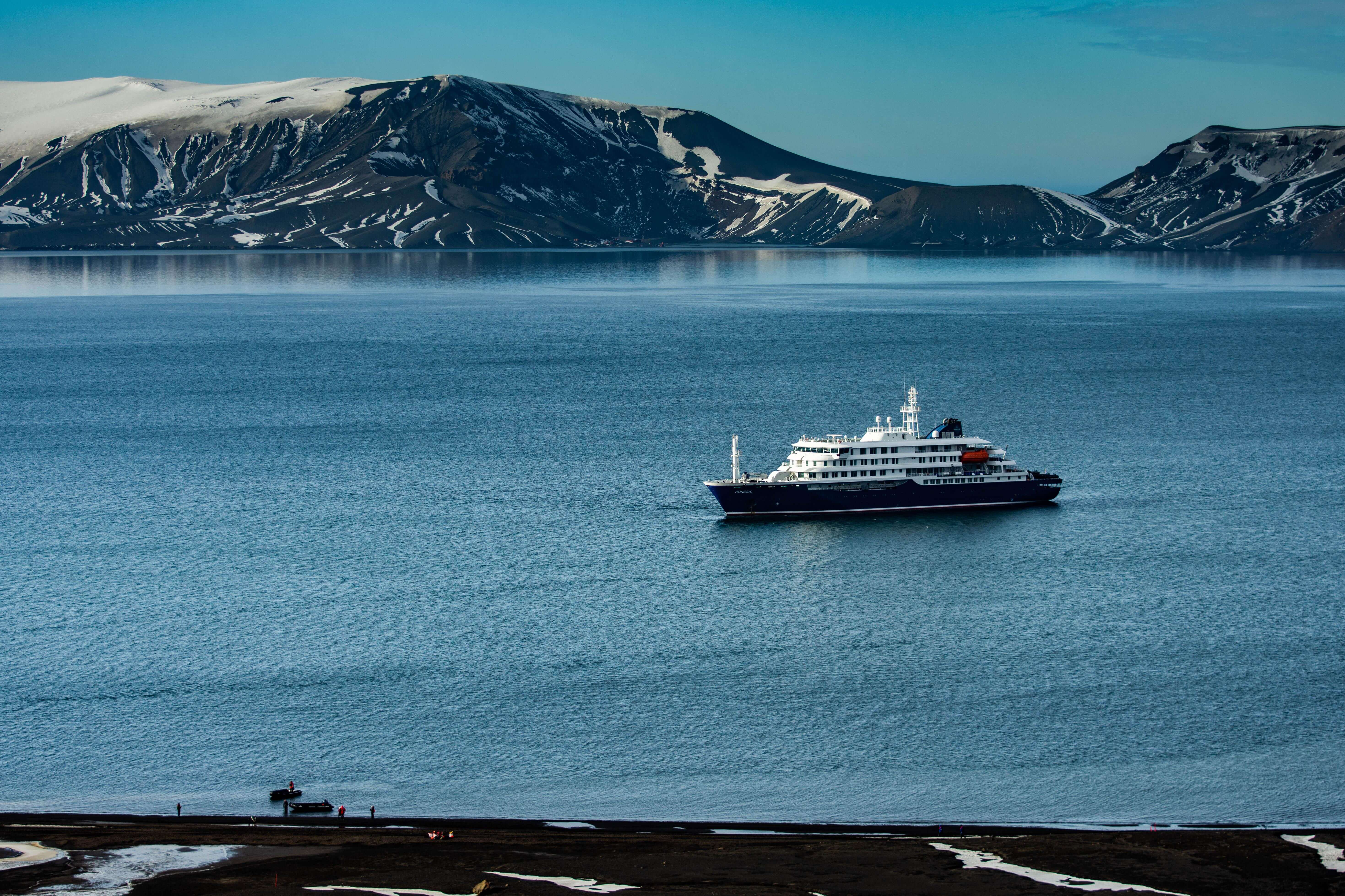 Hondius Antarctica 2022 Alexander Romanovskiy Oceanwide Expeditionsjpg Alexander Romanovskiy
