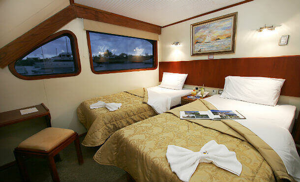 Upper deck cabin
