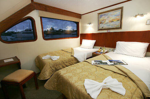 Upper deck cabin