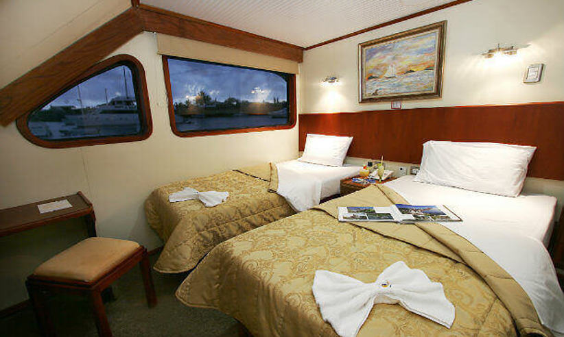 Upper deck cabin