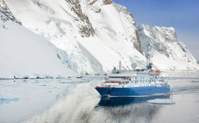 Sea Spirit sailing in the White Continent 