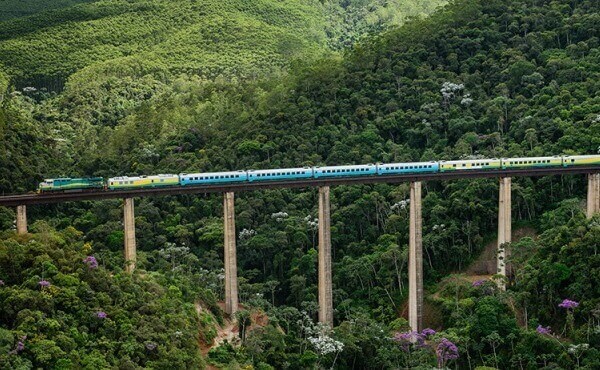 Vitoria Minas Railway.jpg