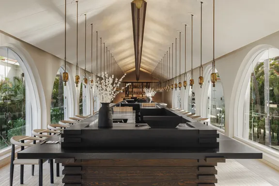 OO Palmilla Hoshi Interior Wide With Chef 4080 MASTER