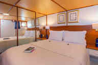Double cabin