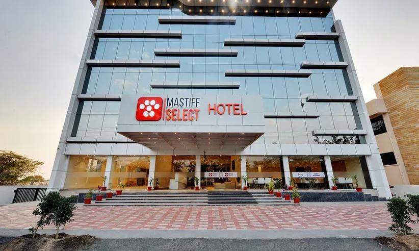 Hotel Front View Vgvor3