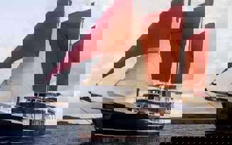 The Samba with full sail