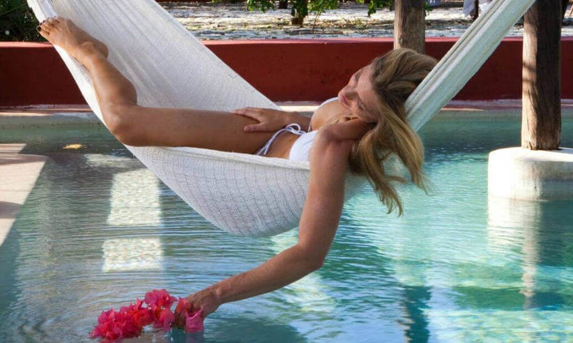 lux1377ls-79155-Woman-at-the-Pool.jpg