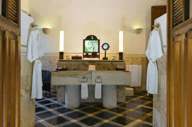 lux1378gb-156087-Superior-Room-Bathroom.jpg