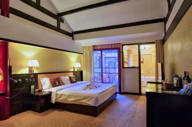 Lijiang Palace Hotel (7).jpg