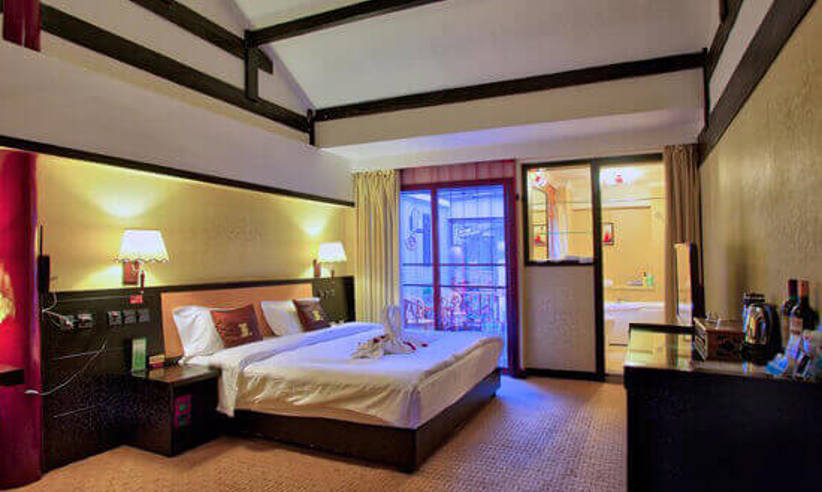 Lijiang Palace Hotel (7).jpg