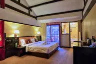 Lijiang Palace Hotel (7).jpg