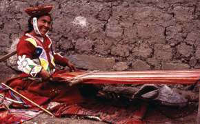 Local weaver, Peru