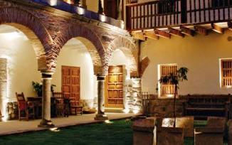Luxury Hotel in Converted Colonial House