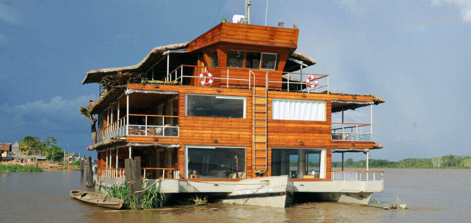 Book Delfin I for your private adventure