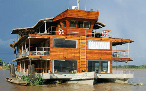 Book Delfin I for your private adventure