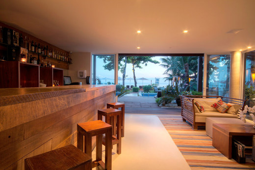 Bar E Lounge