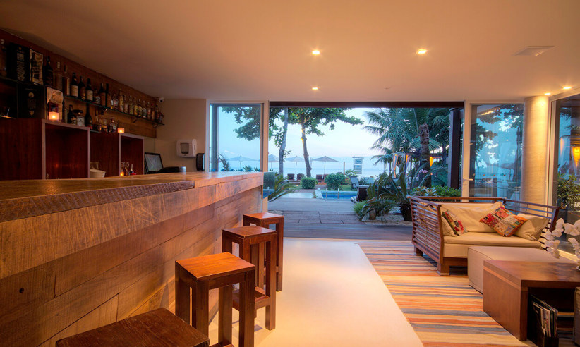 Bar E Lounge