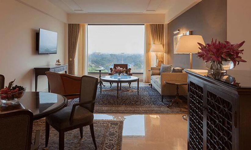 Deluxe Suite 1