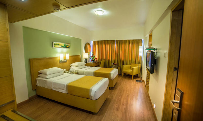 Gallery Deluxe Room 1