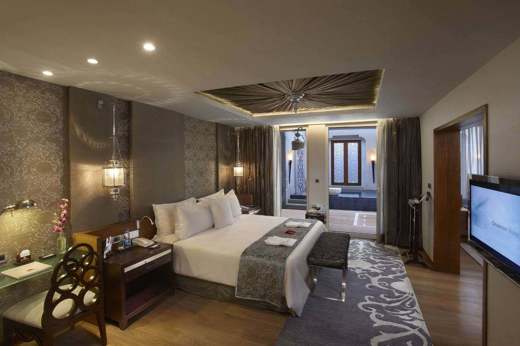08 Spa Suite Bed Room