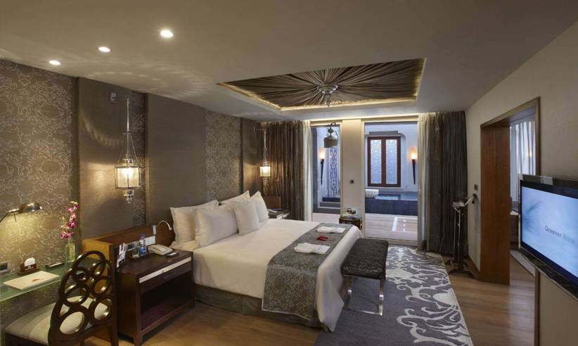 08 Spa Suite Bed Room