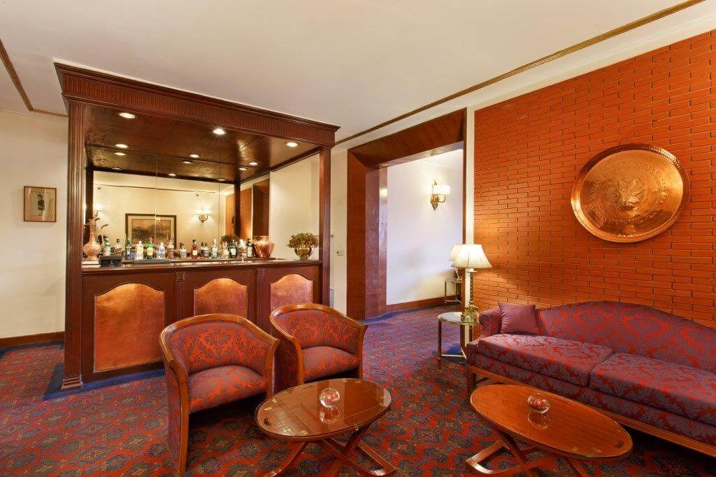 Lounge Bar