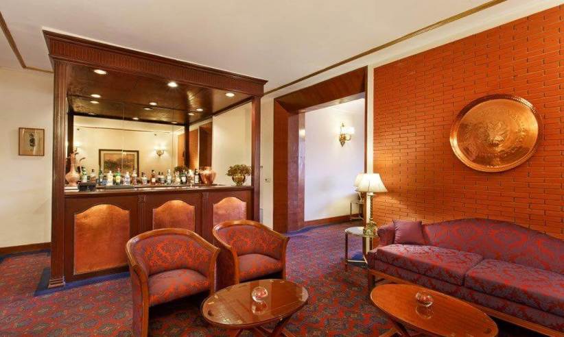Lounge Bar