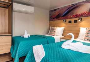 Upper deck twin cabin