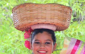 Nicaraguayenne en habit traditionnel