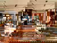 The stunning lounge 