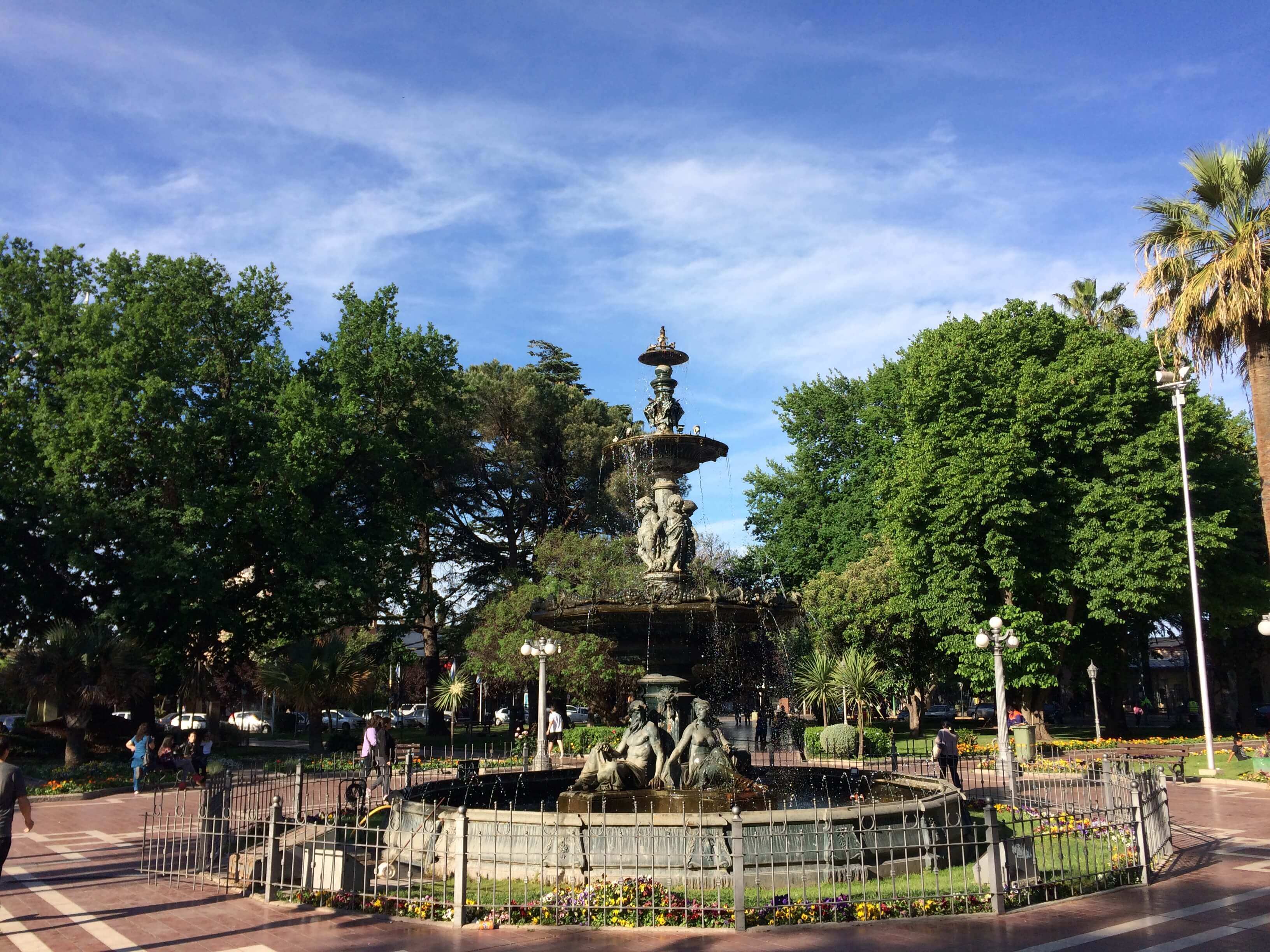 Pleasant squares with gardens, shade and monuments
