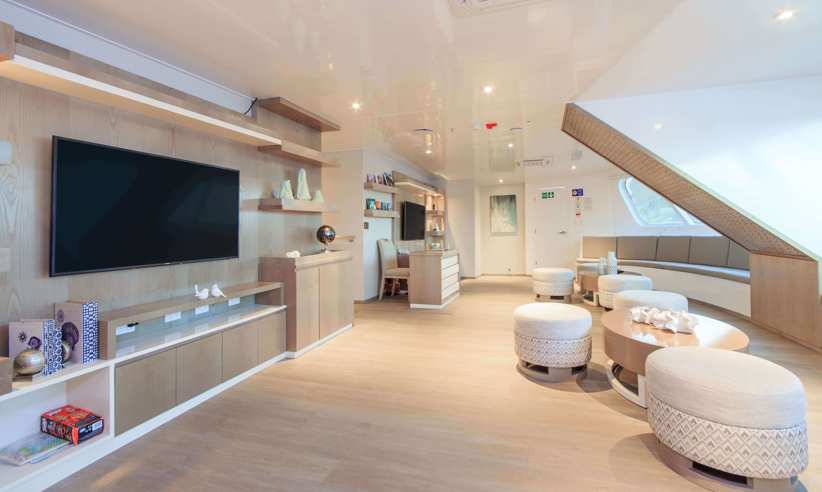 The presentation area where your guide delivers daily briefings