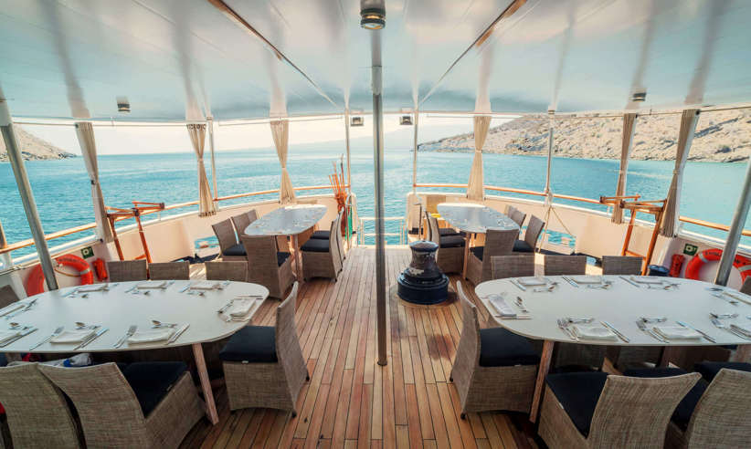 Enjoy Al Fresco dining on the Evolution 