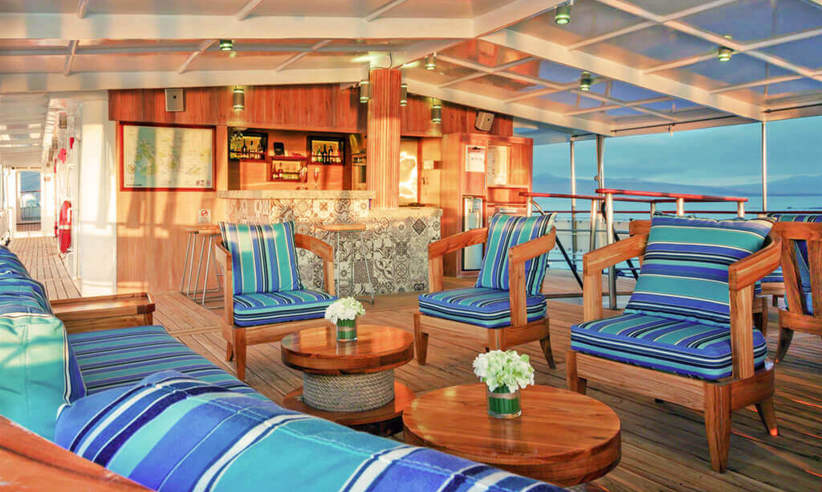 Relax in the comfortable Al Fresco lounge