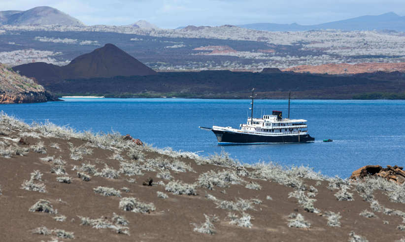 The Evolution moored at Bartolome island