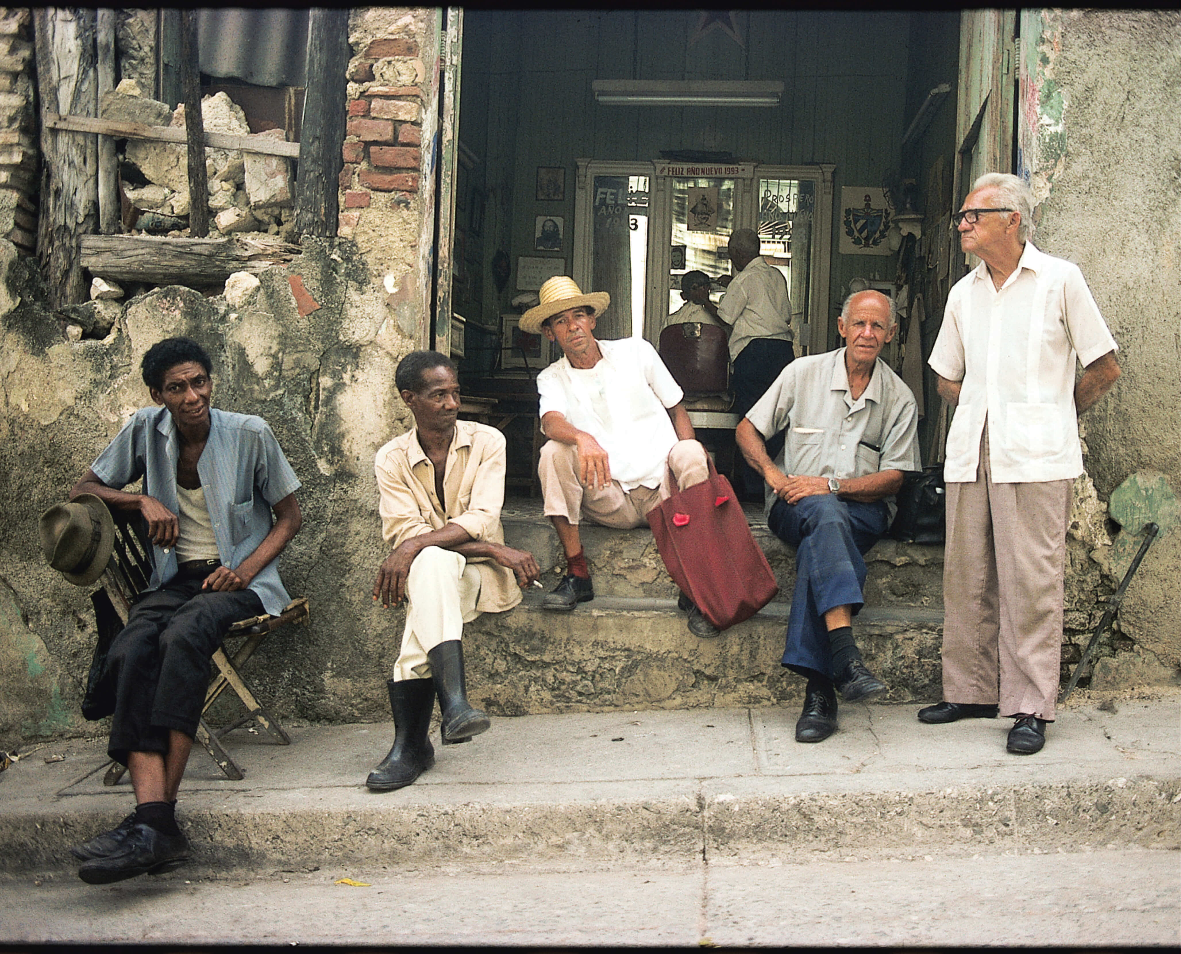 Timeless men at the barbers