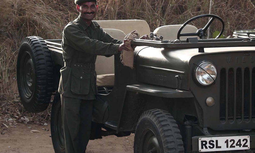 Game Viewing Vehicle