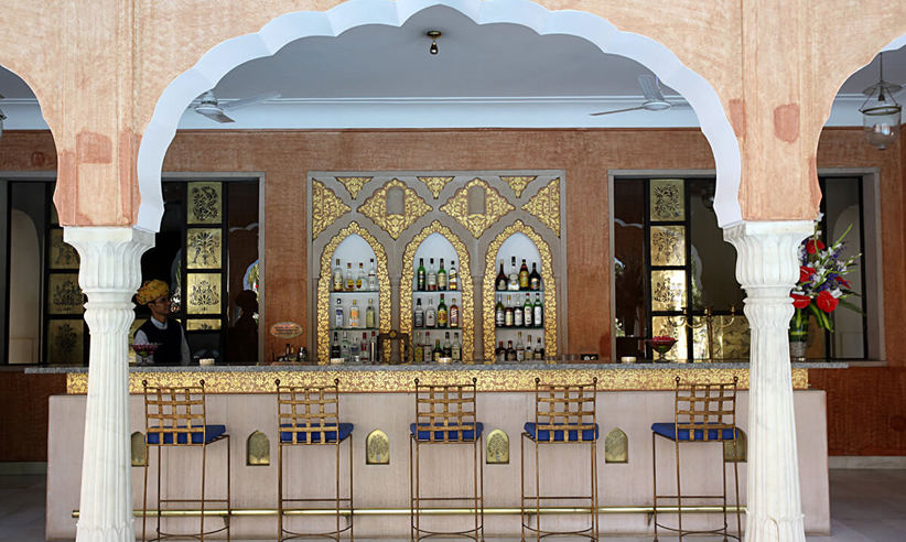 Pool Bar
