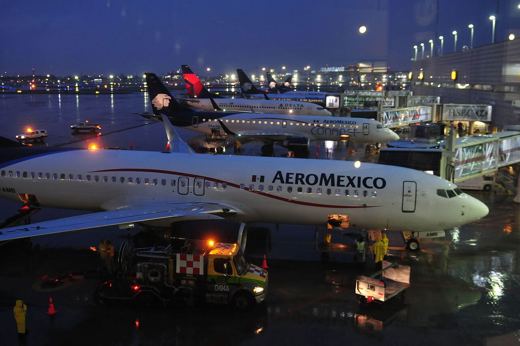 Mex Airport Dreamliner AM2