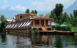 Sukoon's Peaceful Mooring Away From The Crowds