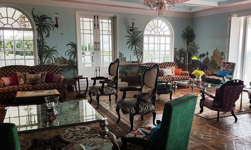Lounge Area Full Of Colonial Style