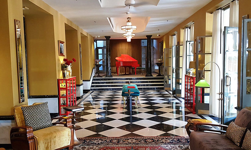 Piano Bar