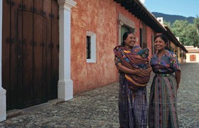 Antigua et ses femmes guatémaltèques