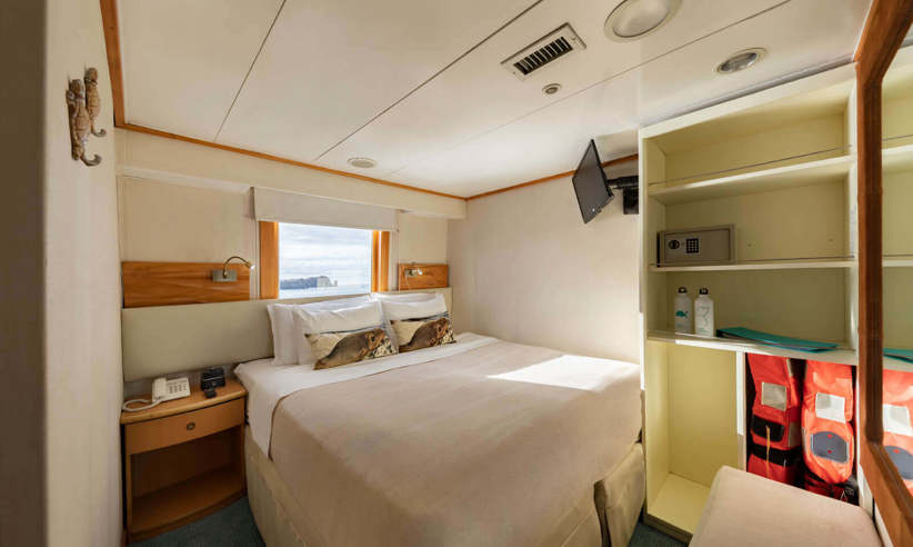 Comfortable double cabin on Coral I