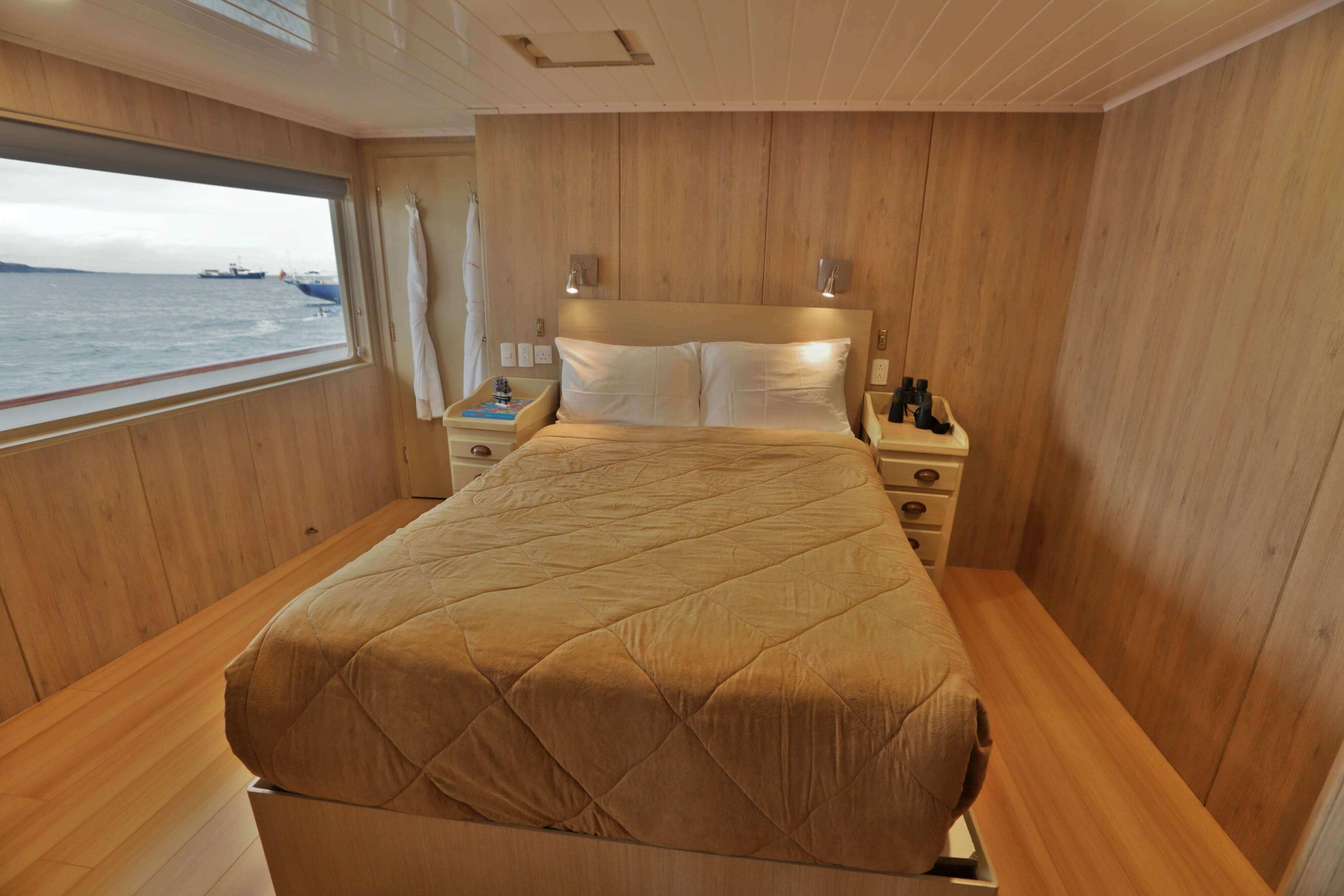 Double cabin