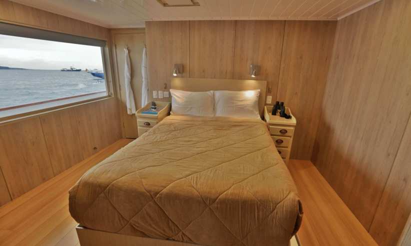Double cabin