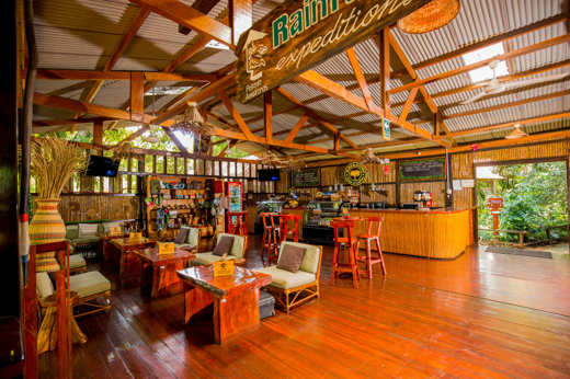 Posada Amazonas reception