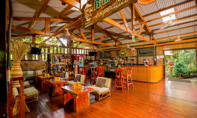 Posada Amazonas reception