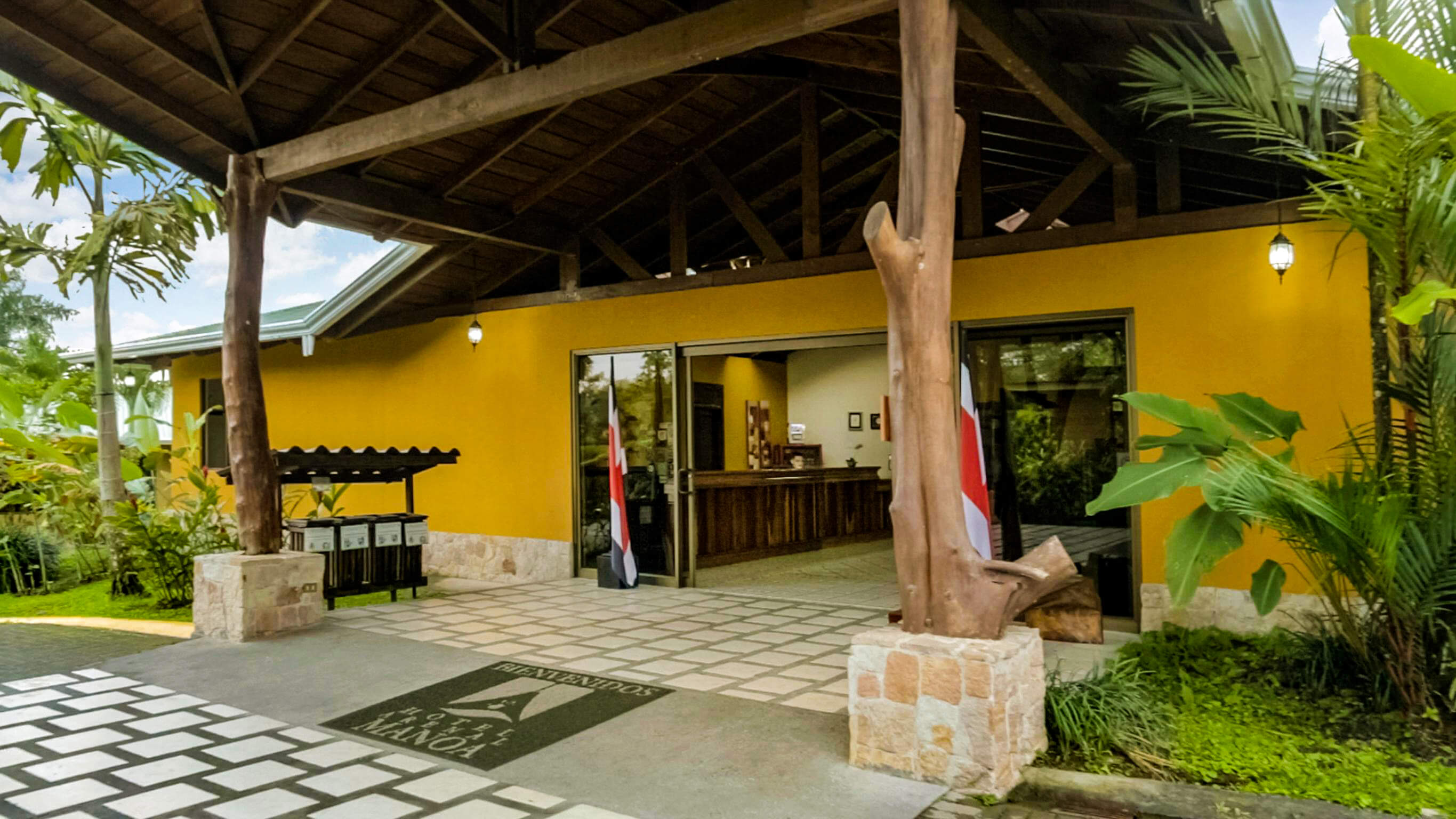 Entrance 01